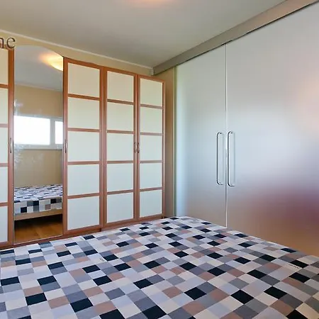 Apartmán Kaarli 8 *